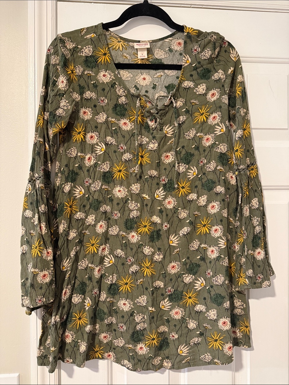 Mossimo Supply Co. Olive Green Floral Long Sleeve Blouse